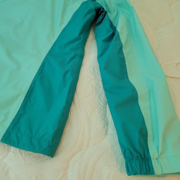 Columbia rain jacket - Picture 11 of 16